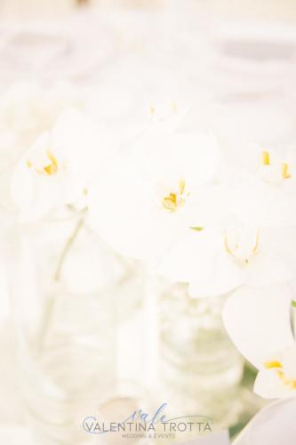 centerpiece wedding white grey