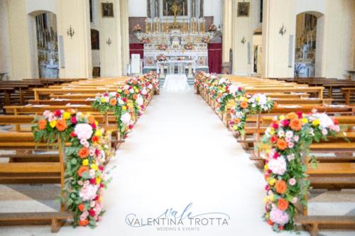 chiesa fiori interno luxury wedding tropical colorful