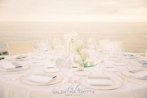 table Set upwedding white grey