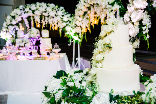 torta nuziale fiori bianchi