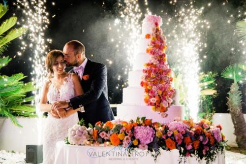 wedding cake luxury wedding tropical coral